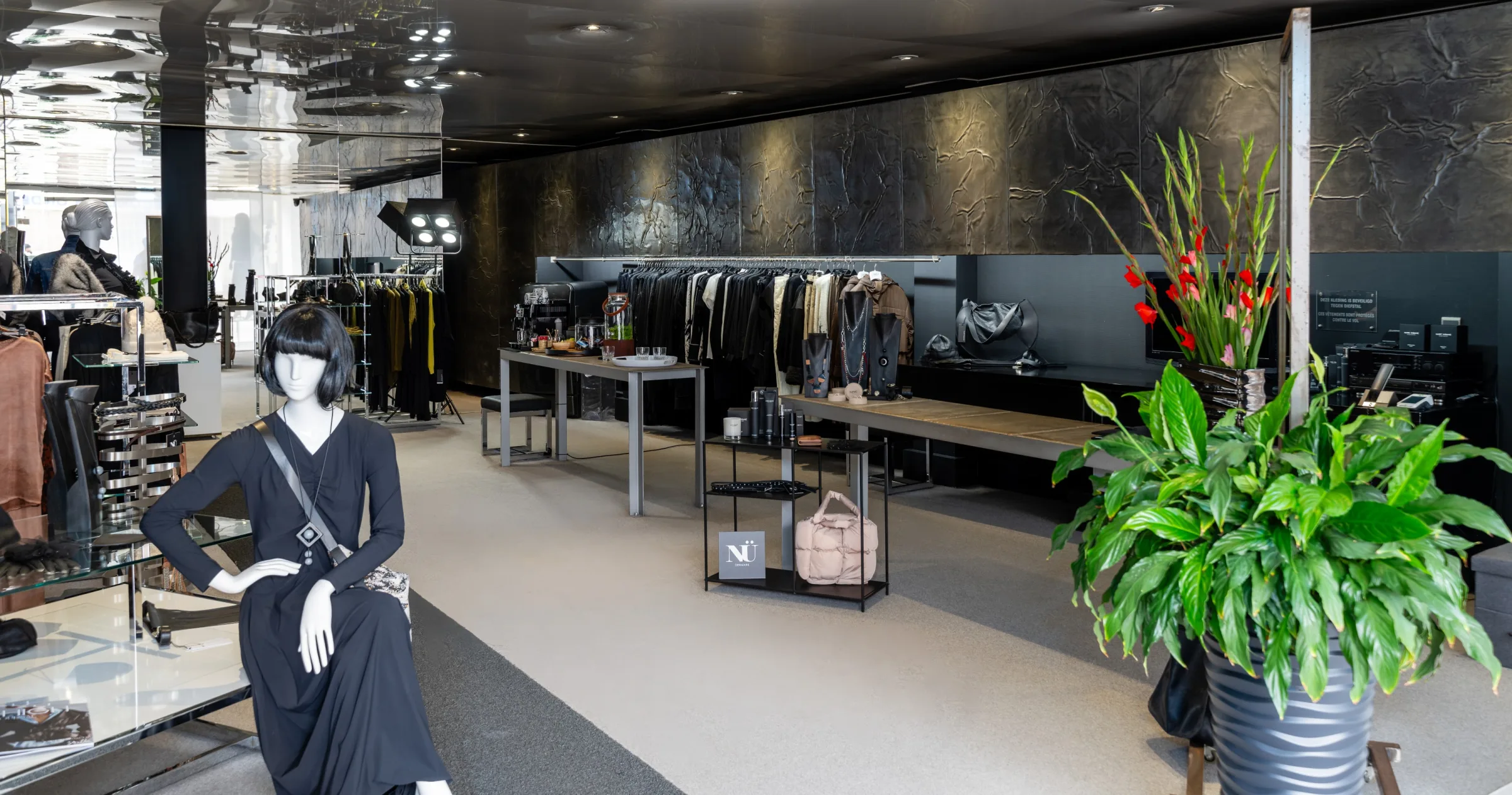 Winkel en damesmode bij SKIFF in Mol
